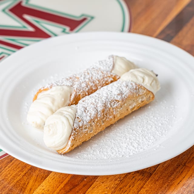 Cannoli.